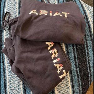 Ariat sweatshirt and jogger set